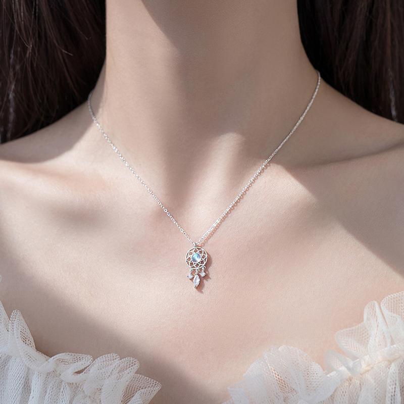Collier attrape-rêves au clair de lune