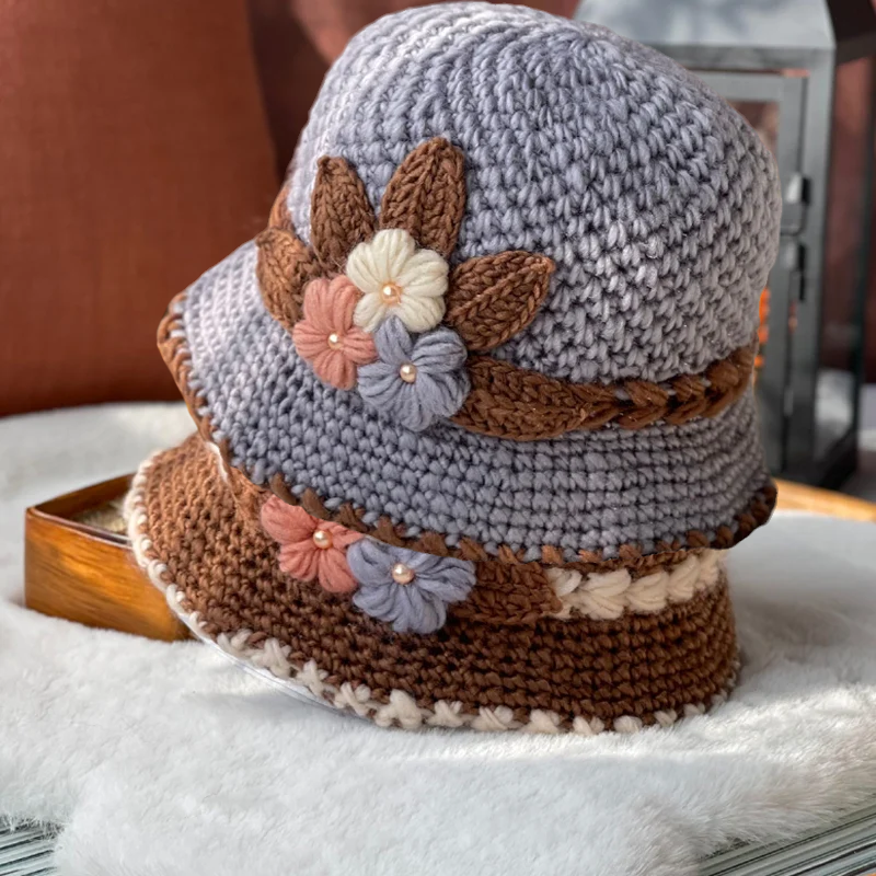 Chapeau en laine tricoté à fleurs épaisses pour femmes